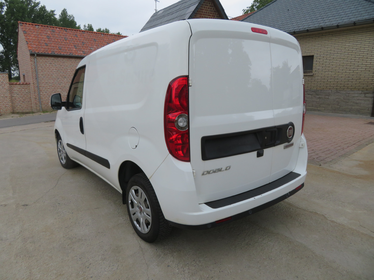 FIAT Doblo Cargo 1.6 Multijet - Mazs furgons: foto 5 FIAT Doblo Cargo 1.6 Multijet - Mazs furgons: foto 5
