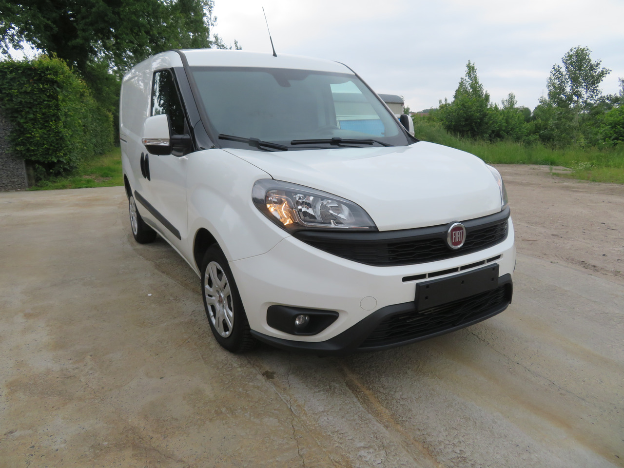 FIAT Doblo Cargo 1.6 Multijet - Mazs furgons: foto 1 FIAT Doblo Cargo 1.6 Multijet - Mazs furgons: foto 1