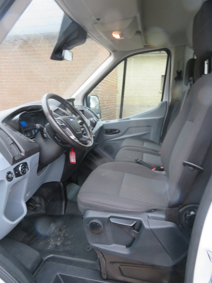 Furgons ar slēgtā virsbūve Ford Transit 2.0TDCi: foto 13 Furgons ar slēgtā virsbūve Ford Transit 2.0TDCi: foto 13