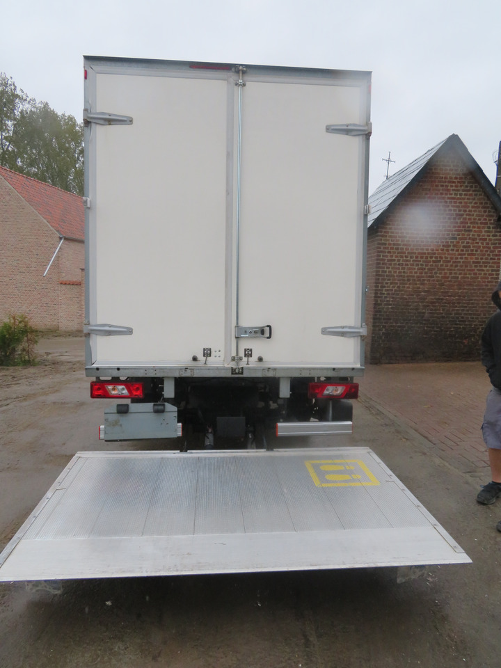 Furgons ar slēgtā virsbūve Ford Transit 2.0TDCi: foto 7 Furgons ar slēgtā virsbūve Ford Transit 2.0TDCi: foto 7