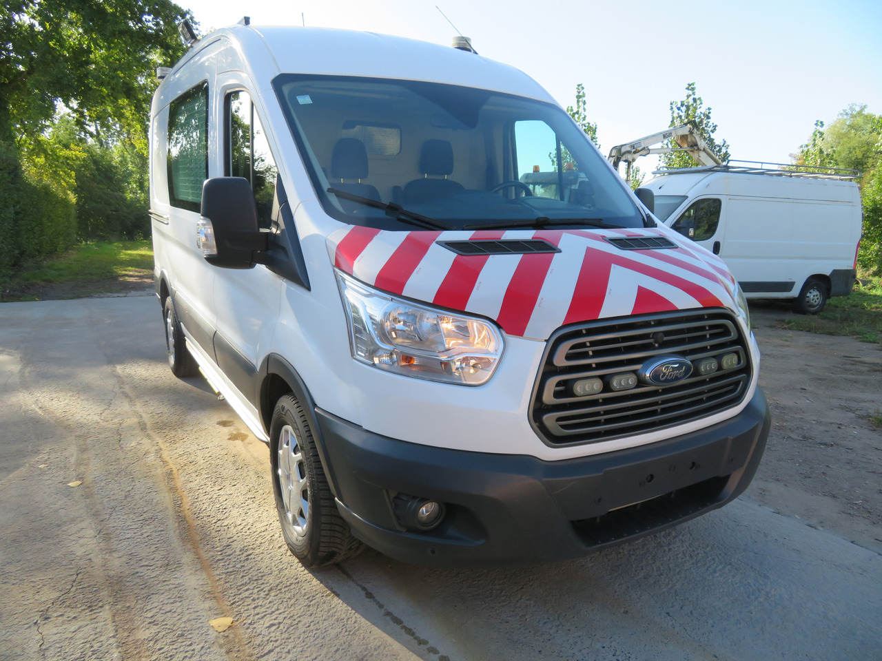 Ford Transit 2.0TDCi - Kravas mikroautobuss: foto 1 Ford Transit 2.0TDCi - Kravas mikroautobuss: foto 1