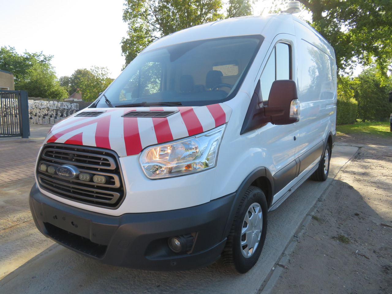 Ford Transit 2.0TDCi - Kravas mikroautobuss: foto 3 Ford Transit 2.0TDCi - Kravas mikroautobuss: foto 3