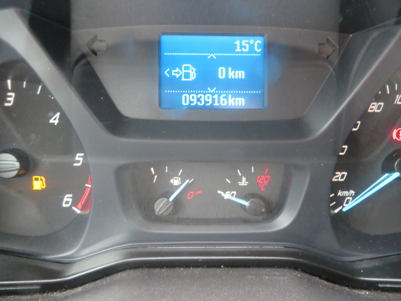 Furgons ar slēgtā virsbūve Ford Transit 2.0TDCi: foto 17 Furgons ar slēgtā virsbūve Ford Transit 2.0TDCi: foto 17