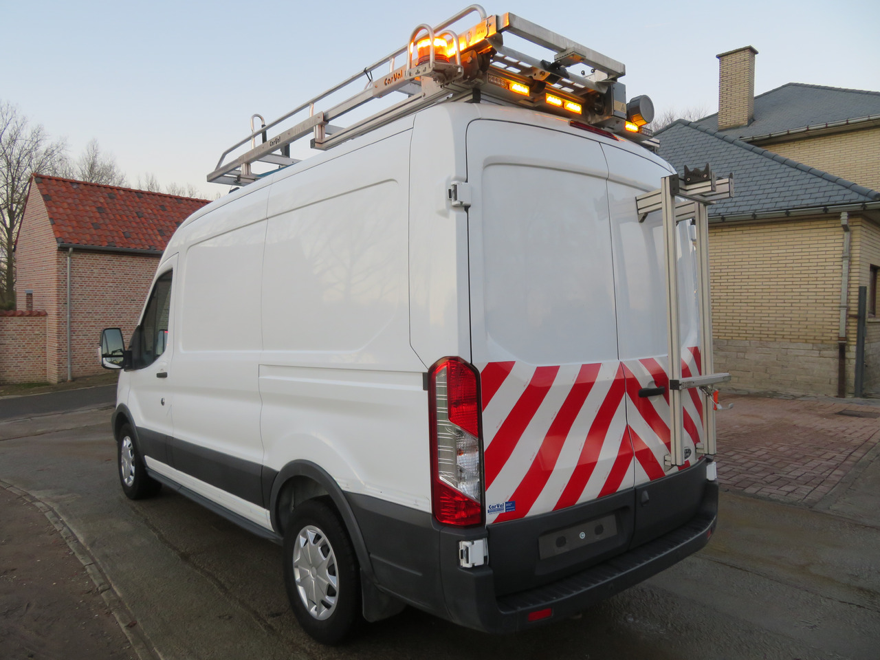 Ford Transit 2.0TDCi - L2H2 - Kravas mikroautobuss: foto 5 Ford Transit 2.0TDCi - L2H2 - Kravas mikroautobuss: foto 5