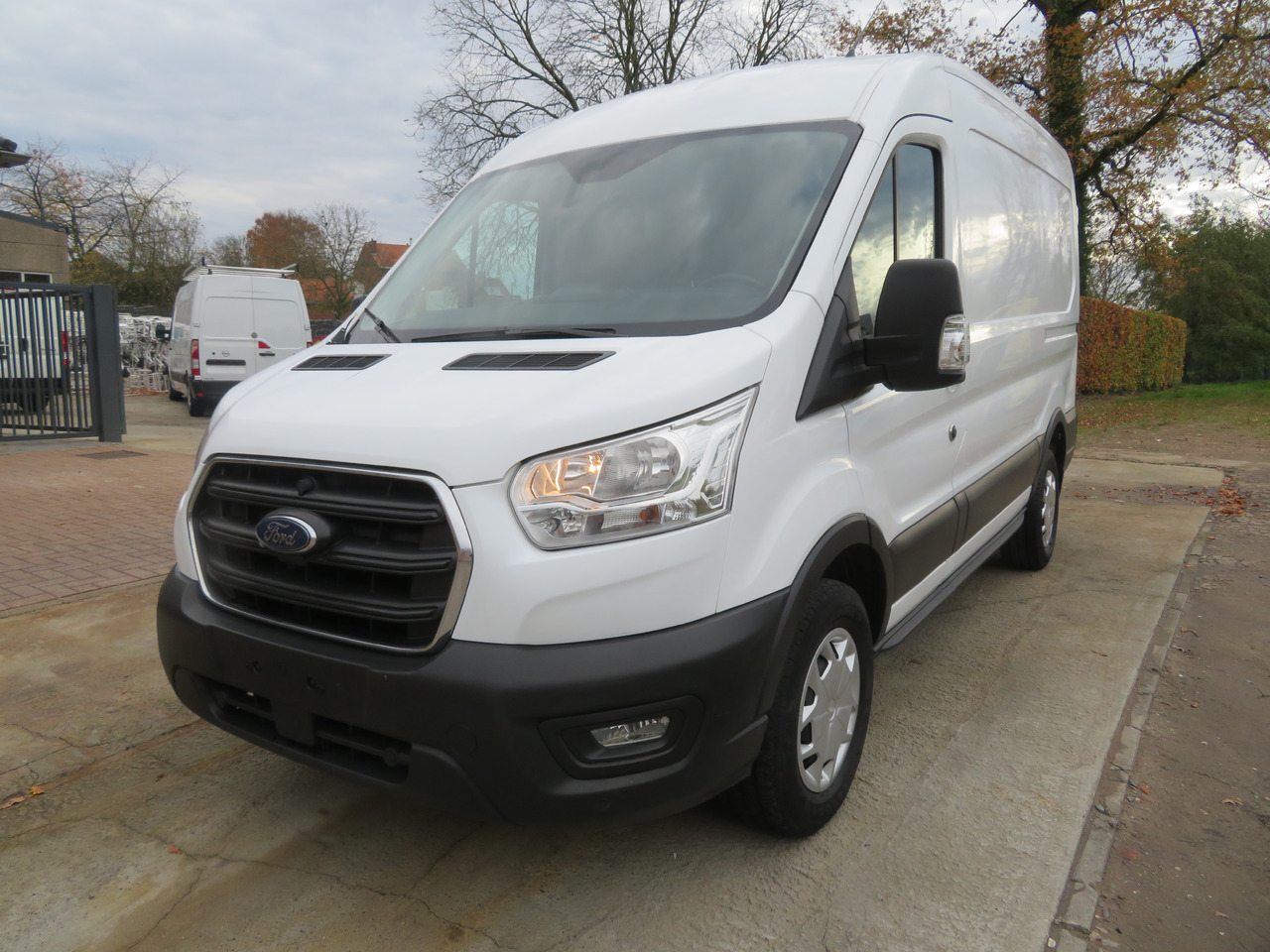 Ford Transit 2.0TDCi TREND - L2H2 - Kravas mikroautobuss: foto 3 Ford Transit 2.0TDCi TREND - L2H2 - Kravas mikroautobuss: foto 3