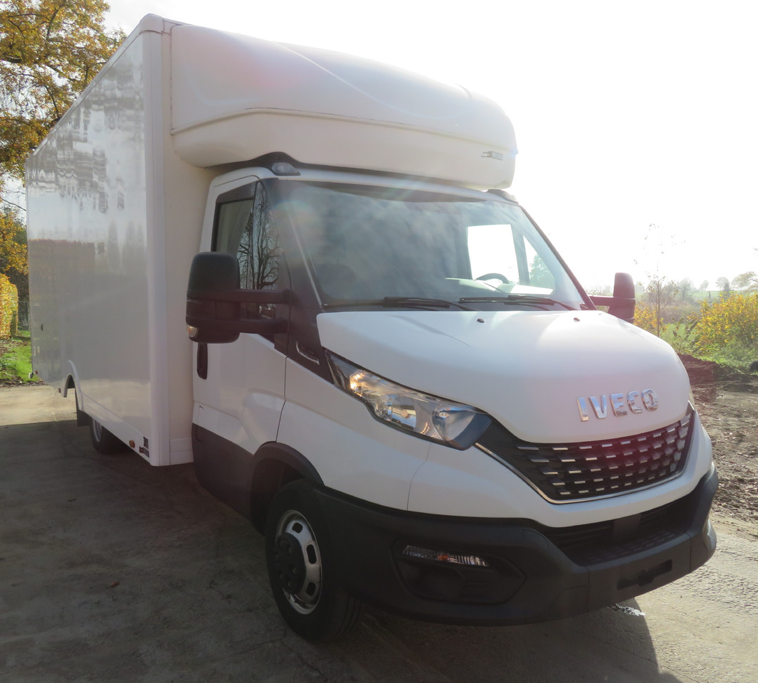Iveco Daily 35C14 - Furgons ar slēgtā virsbūve: foto 2 Iveco Daily 35C14 - Furgons ar slēgtā virsbūve: foto 2