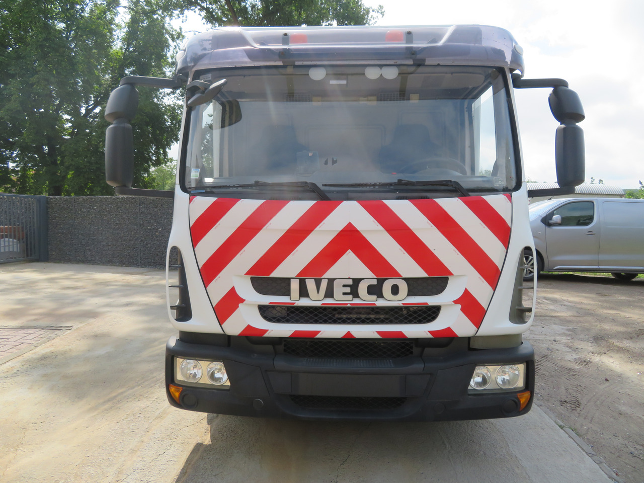 Iveco Eurocargo ML100E18 - Kravas automašīna ar slēgto virsbūvi: foto 2 Iveco Eurocargo ML100E18 - Kravas automašīna ar slēgto virsbūvi: foto 2