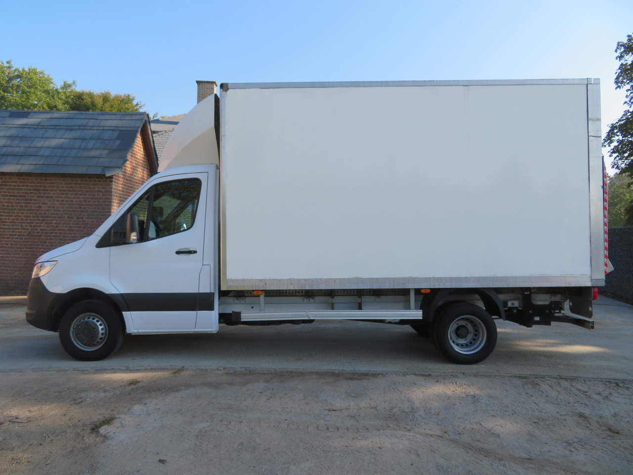 Mercedes-Benz Sprinter - 515cdi 8G-Tronic - bak klep - Furgons ar slēgtā virsbūve: foto 4 Mercedes-Benz Sprinter - 515cdi 8G-Tronic - bak klep - Furgons ar slēgtā virsbūve: foto 4