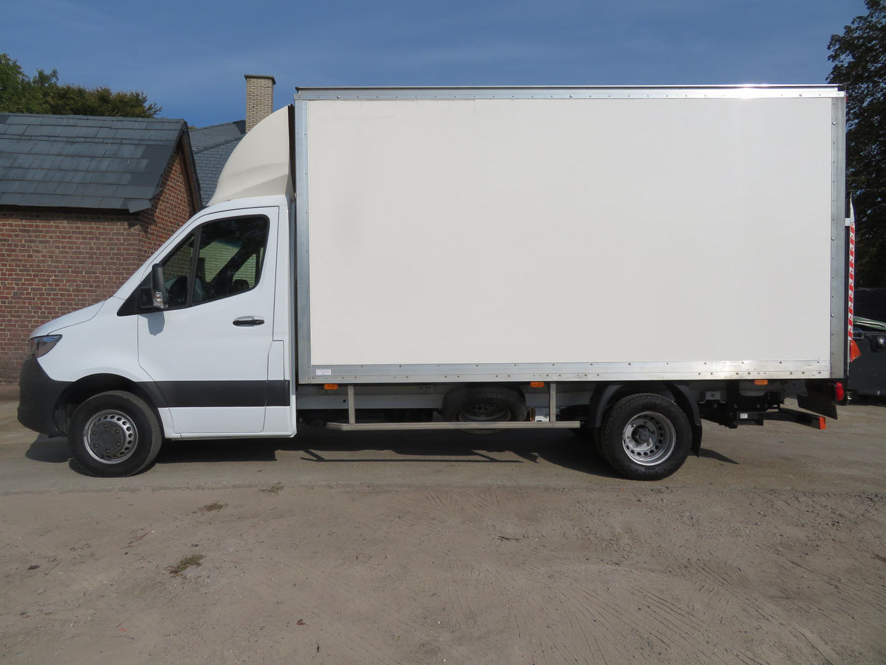 Mercedes-Benz Sprinter - 515cdi 8G-Tronic - bak klep - Furgons ar slēgtā virsbūve: foto 4 Mercedes-Benz Sprinter - 515cdi 8G-Tronic - bak klep - Furgons ar slēgtā virsbūve: foto 4