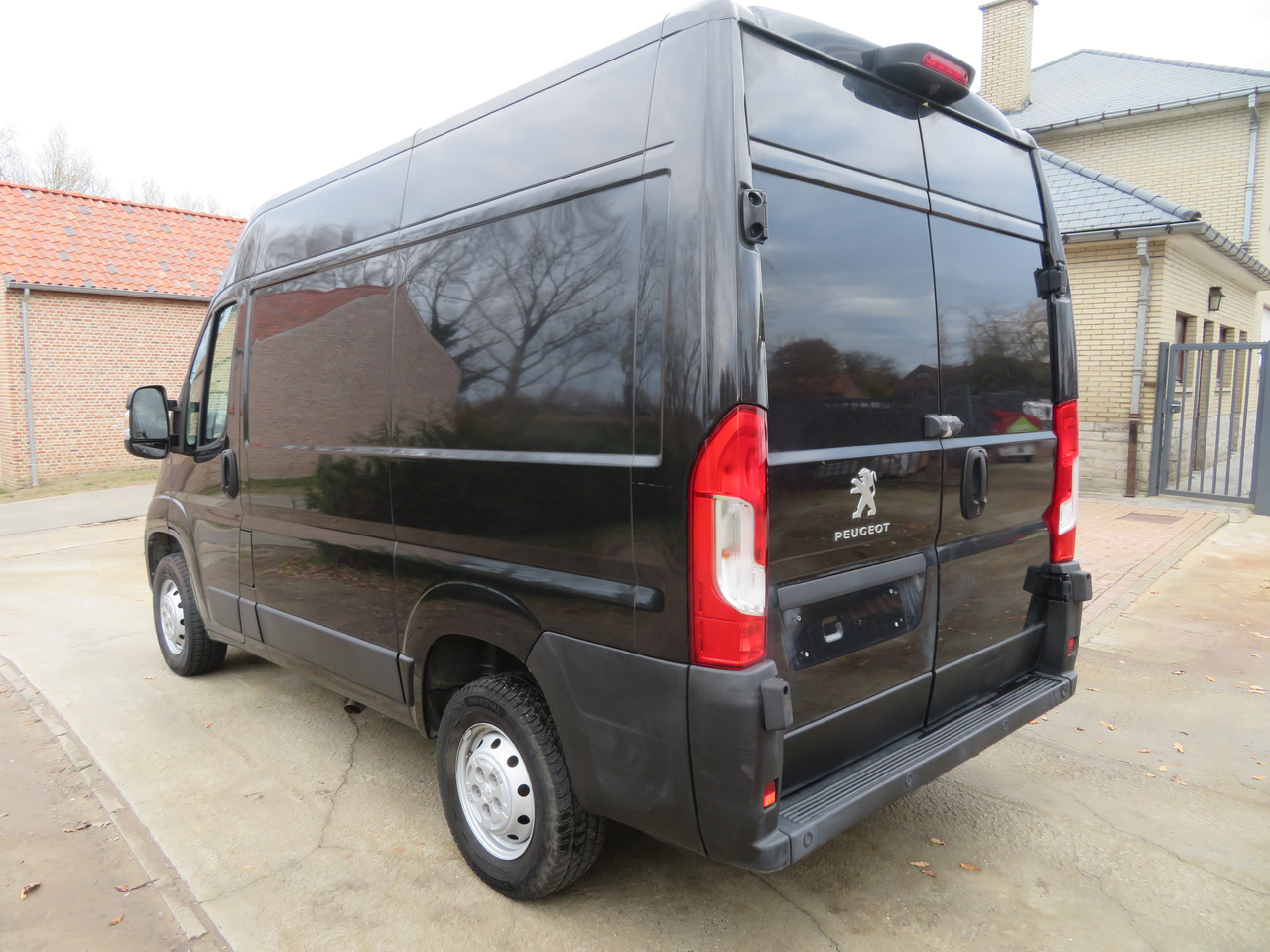 Peugeot Boxer 2.2 BlueHDI L1H2 premium - Mazs furgons: foto 5 Peugeot Boxer 2.2 BlueHDI L1H2 premium - Mazs furgons: foto 5