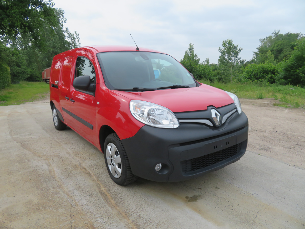 RENAULT Kangoo EXPRESS MAXI 1.5 dCi Grand Confort - Mazs furgons: foto 1 RENAULT Kangoo EXPRESS MAXI 1.5 dCi Grand Confort - Mazs furgons: foto 1