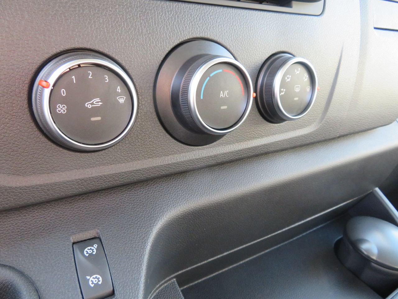 Jaunā Komercauto pašizgāzējs Renault Master 2.3dci - L3H1 - Kipper: foto 13
