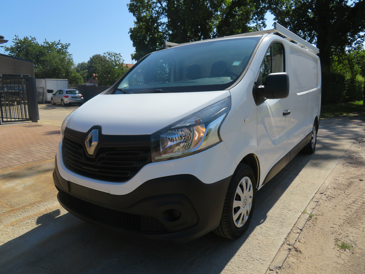 Renault Trafic 1.6dCi Grand Confort - L2H1 - Mazs furgons: foto 3 Renault Trafic 1.6dCi Grand Confort - L2H1 - Mazs furgons: foto 3