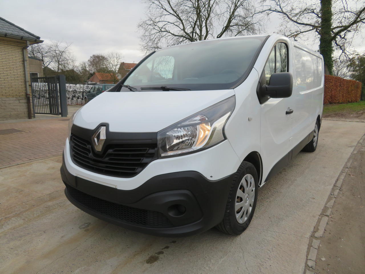 Renault Trafic 1.6dCi Grand Confort - L2H1 - Mazs furgons: foto 3 Renault Trafic 1.6dCi Grand Confort - L2H1 - Mazs furgons: foto 3