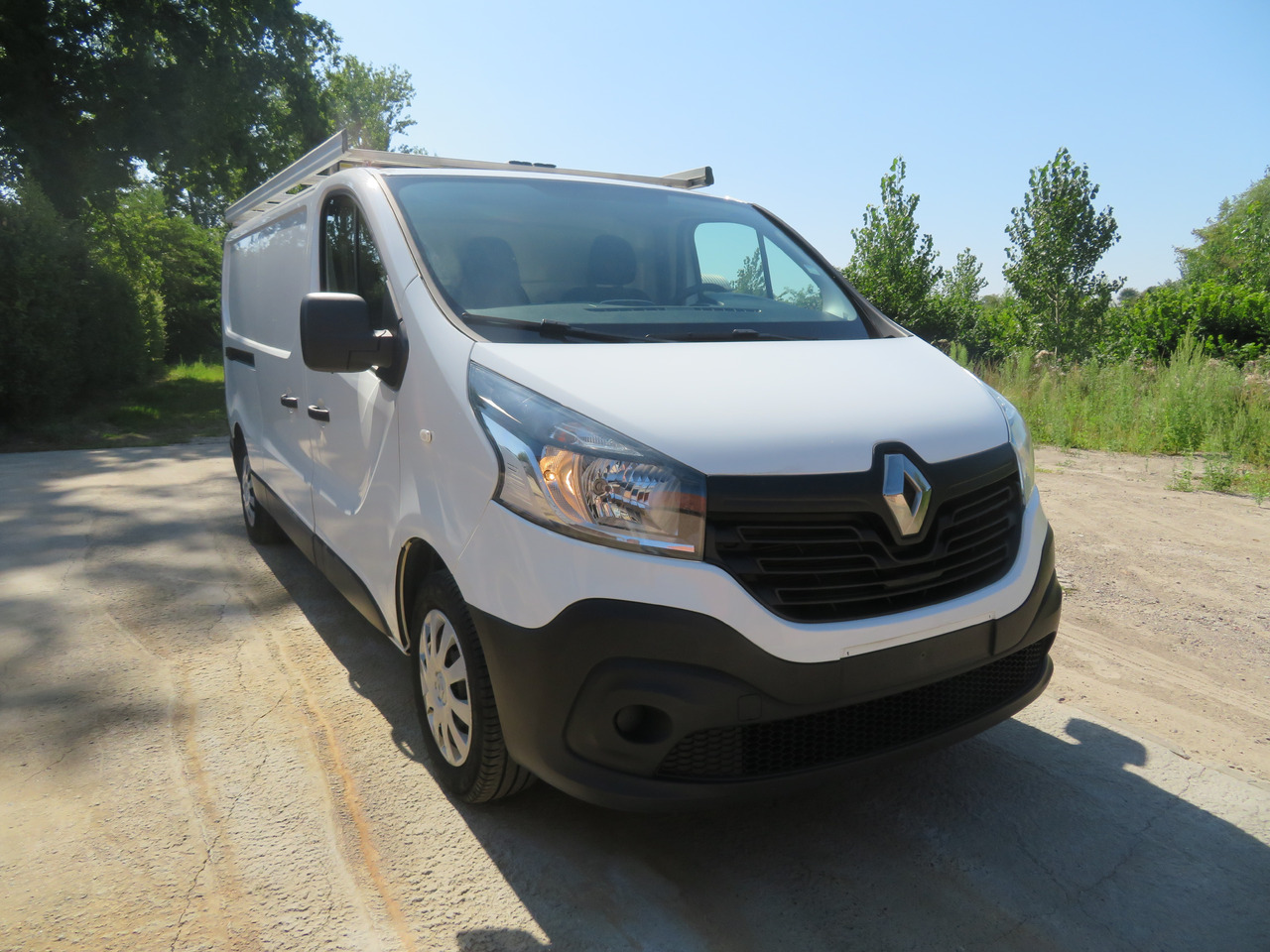 Renault Trafic 1.6dCi Grand Confort - L2H1 - Mazs furgons: foto 1 Renault Trafic 1.6dCi Grand Confort - L2H1 - Mazs furgons: foto 1