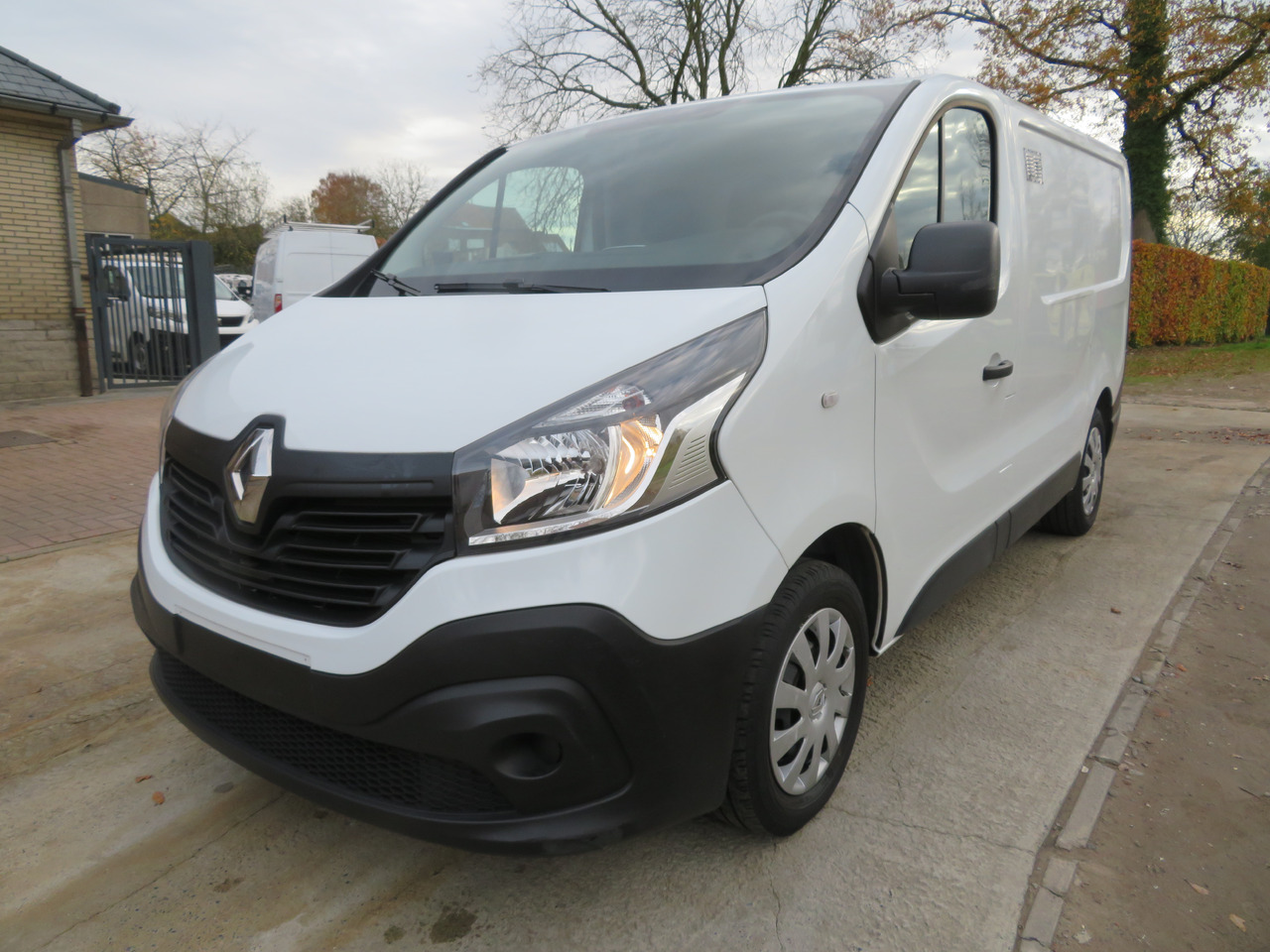 Renault Trafic 1.6dCi L1H1 - Mazs furgons: foto 3 Renault Trafic 1.6dCi L1H1 - Mazs furgons: foto 3