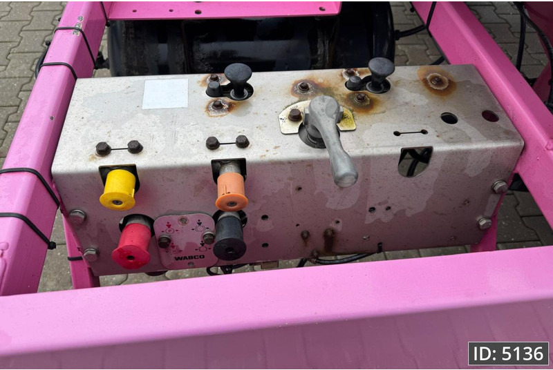 Broshuis 3UCC-39/45 Multi / 2x Extandable / 2x Lift Axle - Puspiekabe noņemamā virsbūve/ Konteineru vedējs: foto 5 Broshuis 3UCC-39/45 Multi / 2x Extandable / 2x Lift Axle - Puspiekabe noņemamā virsbūve/ Konteineru vedējs: foto 5