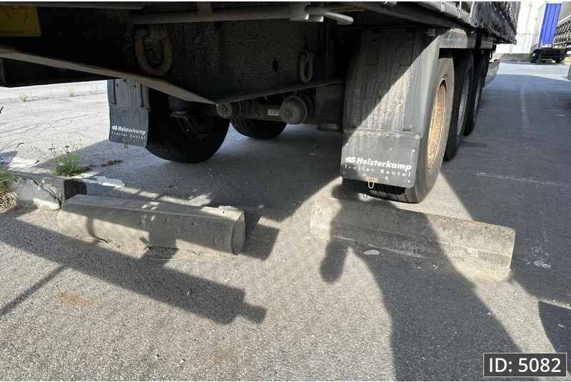 Krone SD / Drum brakes / Huckepack - Tenta puspiekabe: foto 5 Krone SD / Drum brakes / Huckepack - Tenta puspiekabe: foto 5