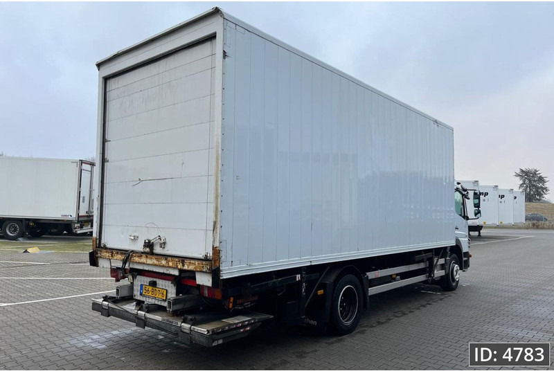 Mercedes-Benz Atego 1218 Day Cab, Euro 5, BDF / EPS automatic / standklima / DHOLLANDIA 2000KG - Konteineru vedējs/ Kravas automašīna ar noņemamā virsbūve: foto 3 Mercedes-Benz Atego 1218 Day Cab, Euro 5, BDF / EPS automatic / standklima / DHOLLANDIA 2000KG - Konteineru vedējs/ Kravas automašīna ar noņemamā virsbūve: foto 3