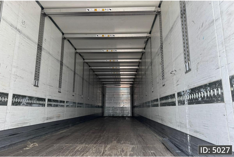 Schmitz Cargobull SCB/S3B / Disk brakes / Double stock / Taillift - Puspiekabe slēgtā virsbūve: foto 5 Schmitz Cargobull SCB/S3B / Disk brakes / Double stock / Taillift - Puspiekabe slēgtā virsbūve: foto 5