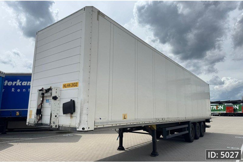 Schmitz Cargobull SCB/S3B / Disk brakes / Double stock / Taillift - Puspiekabe slēgtā virsbūve: foto 1 Schmitz Cargobull SCB/S3B / Disk brakes / Double stock / Taillift - Puspiekabe slēgtā virsbūve: foto 1