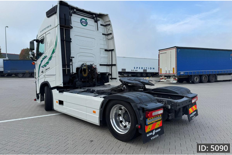 Volvo FH 460 Globetrotter XL, Euro 6, Mega / Like new! / Special interior / Standklima / 2 Tanks - Vilcējs: foto 2 Volvo FH 460 Globetrotter XL, Euro 6, Mega / Like new! / Special interior / Standklima / 2 Tanks - Vilcējs: foto 2