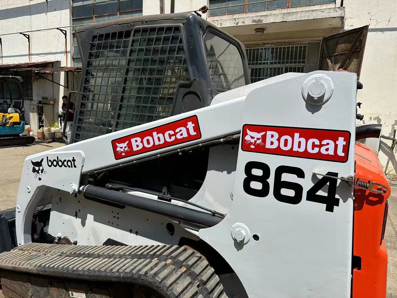 BOBCAT 864 - Kompaktiekrāvējs: foto 4 BOBCAT 864 - Kompaktiekrāvējs: foto 4