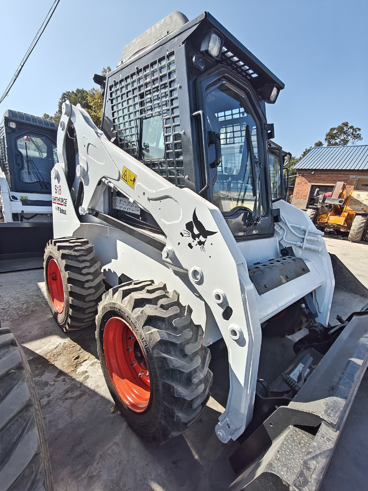 BOBCAT S18 Skid Steer Loader Click for Disconunt - Kompaktiekrāvējs: foto 2 BOBCAT S18 Skid Steer Loader Click for Disconunt - Kompaktiekrāvējs: foto 2