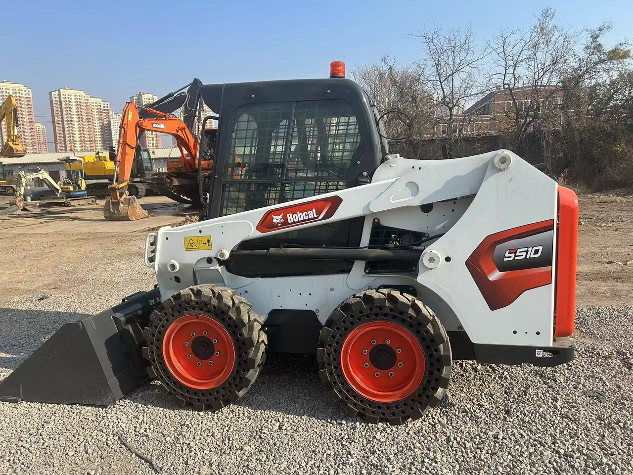 BOBCAT S510 Skid Steer Loader - Kompaktiekrāvējs: foto 2 BOBCAT S510 Skid Steer Loader - Kompaktiekrāvējs: foto 2