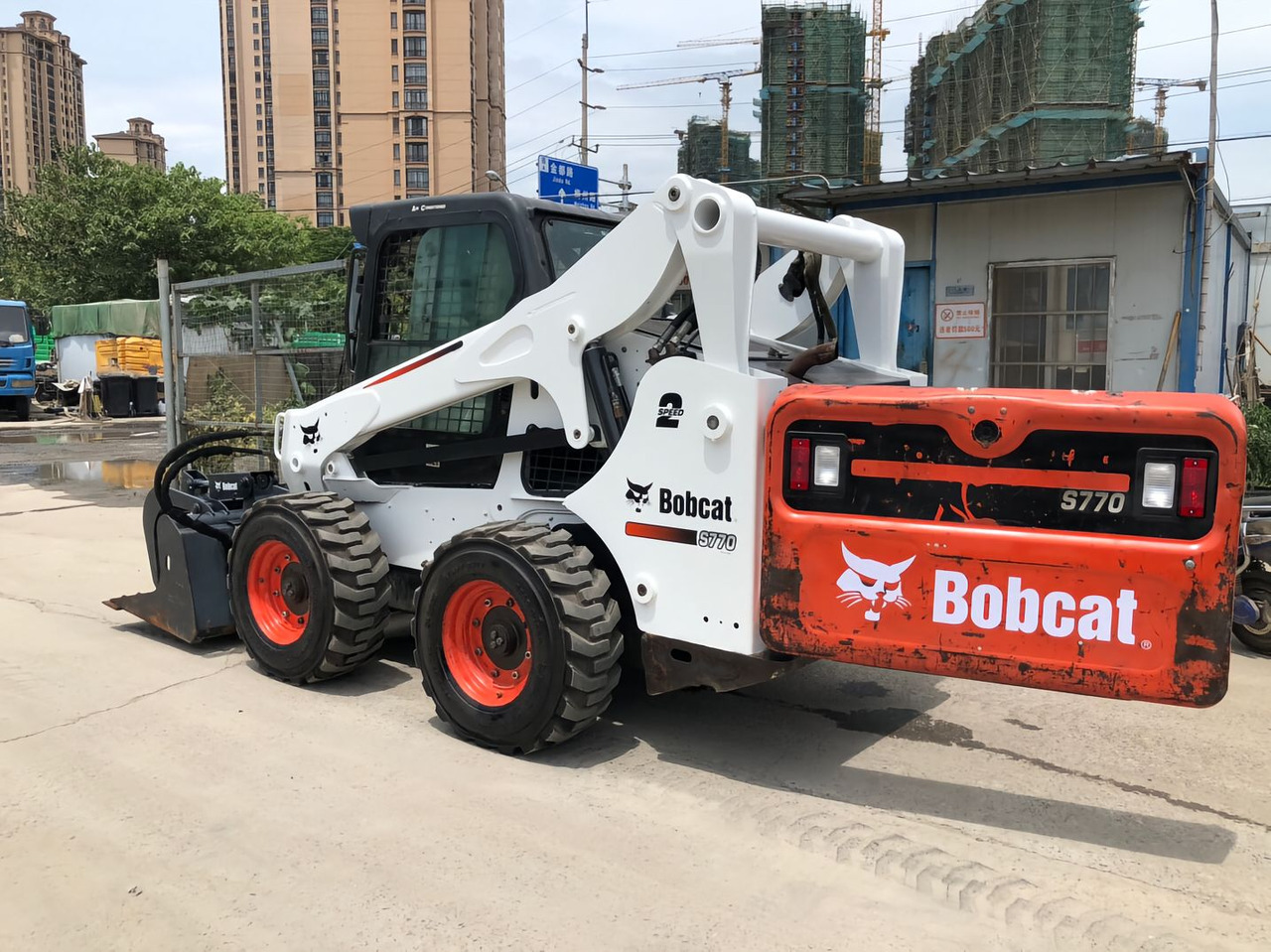 BOBCAT S770 Skid Steer Loader Click for Discount - Kompaktiekrāvējs: foto 1 BOBCAT S770 Skid Steer Loader Click for Discount - Kompaktiekrāvējs: foto 1