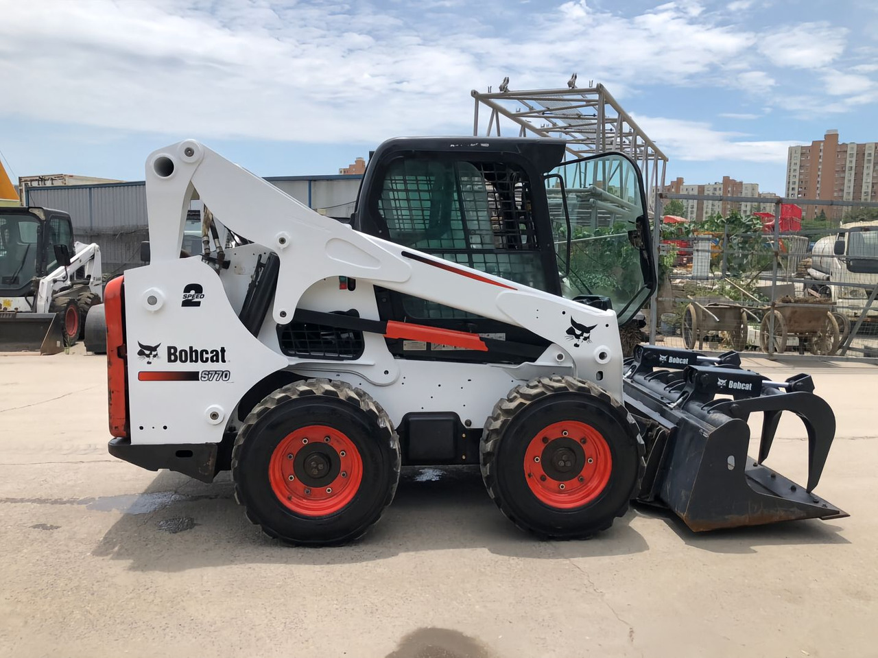 BOBCAT S770 Skid Steer Loader Click for Discount - Kompaktiekrāvējs: foto 4 BOBCAT S770 Skid Steer Loader Click for Discount - Kompaktiekrāvējs: foto 4
