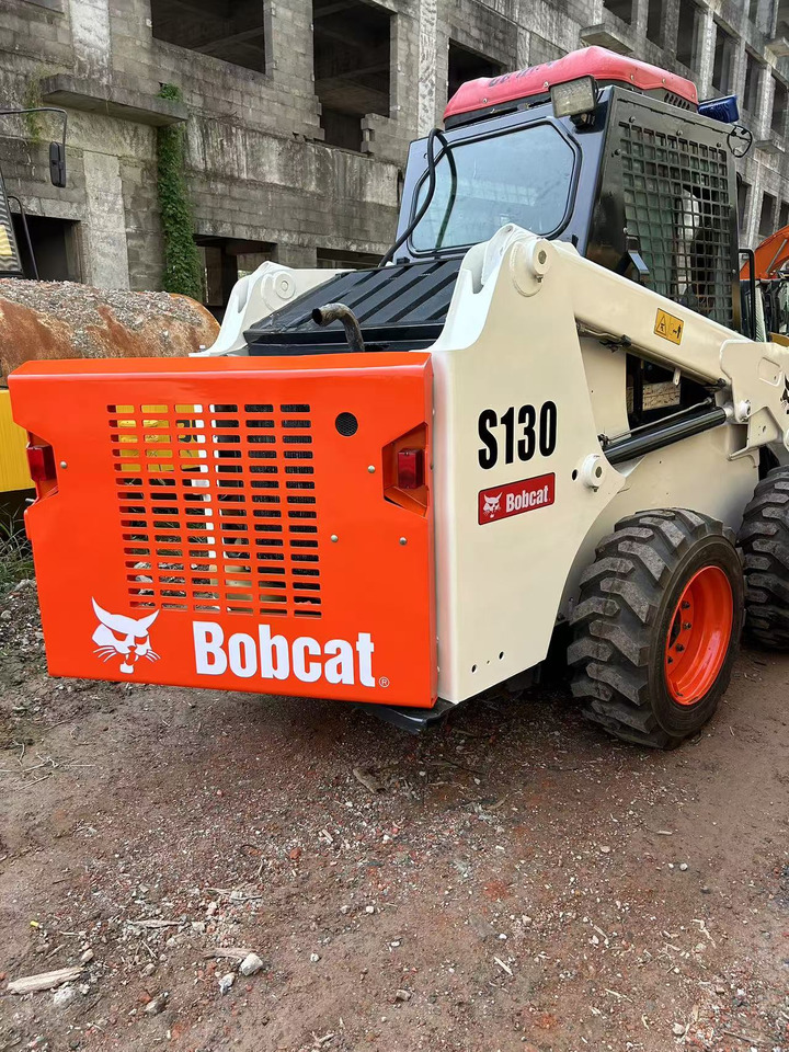 BOBCAT Skid Steer Loader S130 - Kompaktiekrāvējs: foto 3 BOBCAT Skid Steer Loader S130 - Kompaktiekrāvējs: foto 3