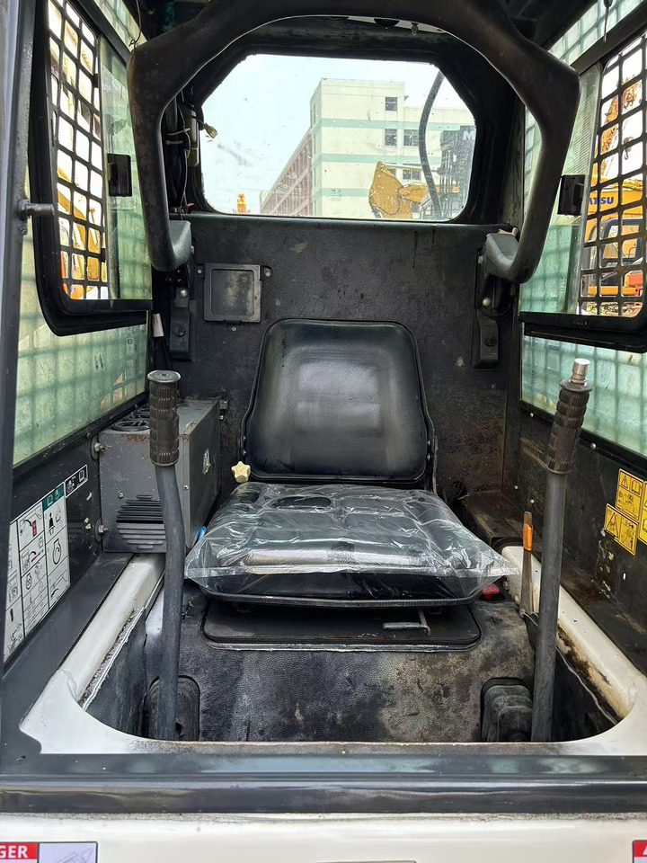 BOBCAT Skid Steer Loader S130 - Kompaktiekrāvējs: foto 5 BOBCAT Skid Steer Loader S130 - Kompaktiekrāvējs: foto 5