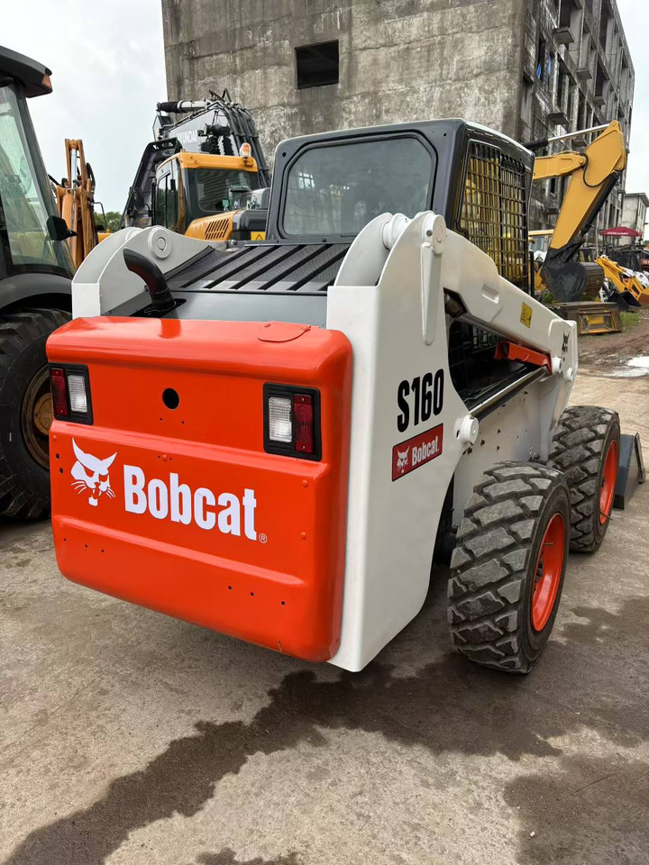 BOBCAT Skid Steer Loader S160 - Kompaktiekrāvējs: foto 2 BOBCAT Skid Steer Loader S160 - Kompaktiekrāvējs: foto 2