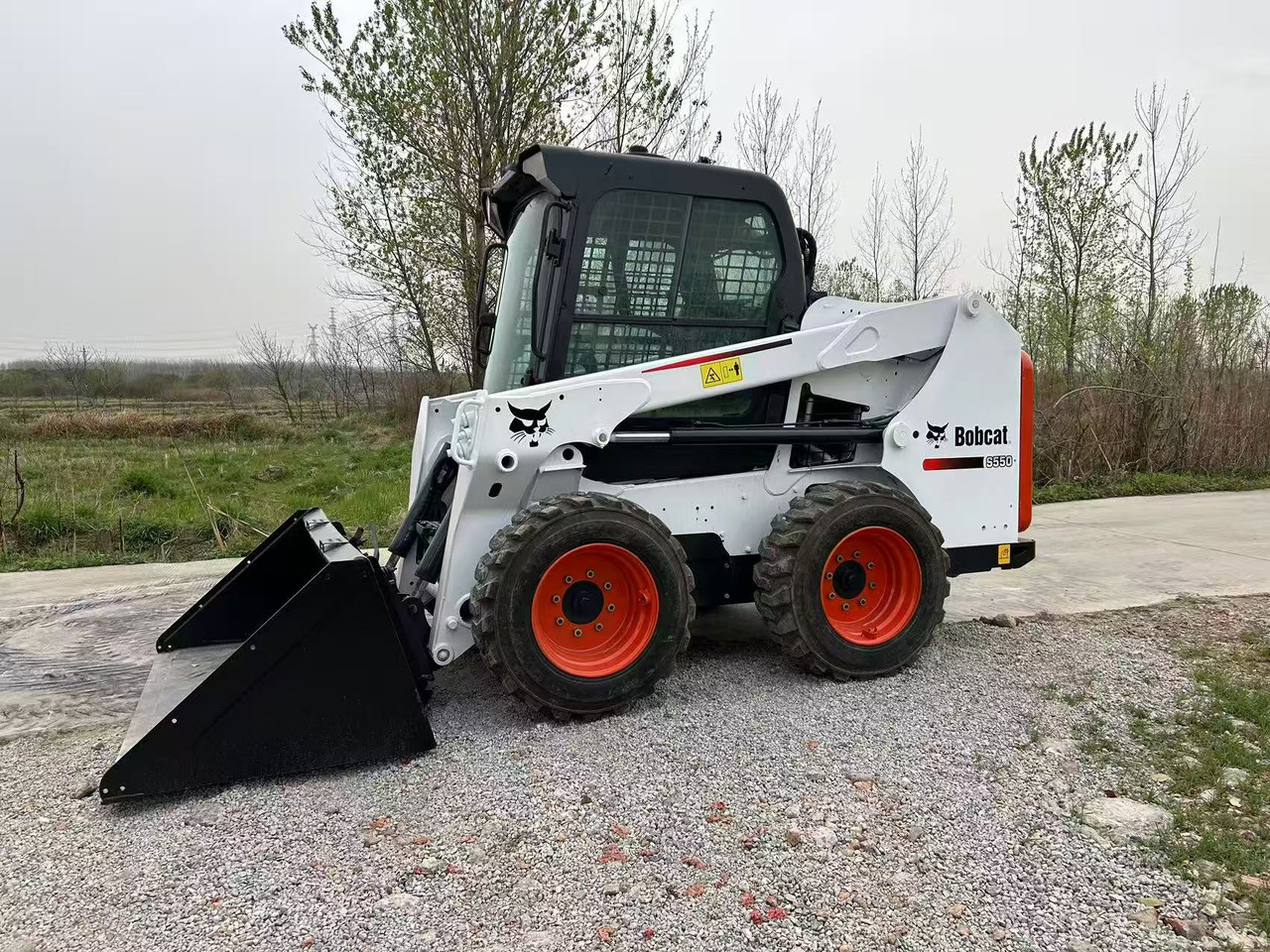 BOBCAT Skid Steer Loader S550 - Kompaktiekrāvējs: foto 5 BOBCAT Skid Steer Loader S550 - Kompaktiekrāvējs: foto 5