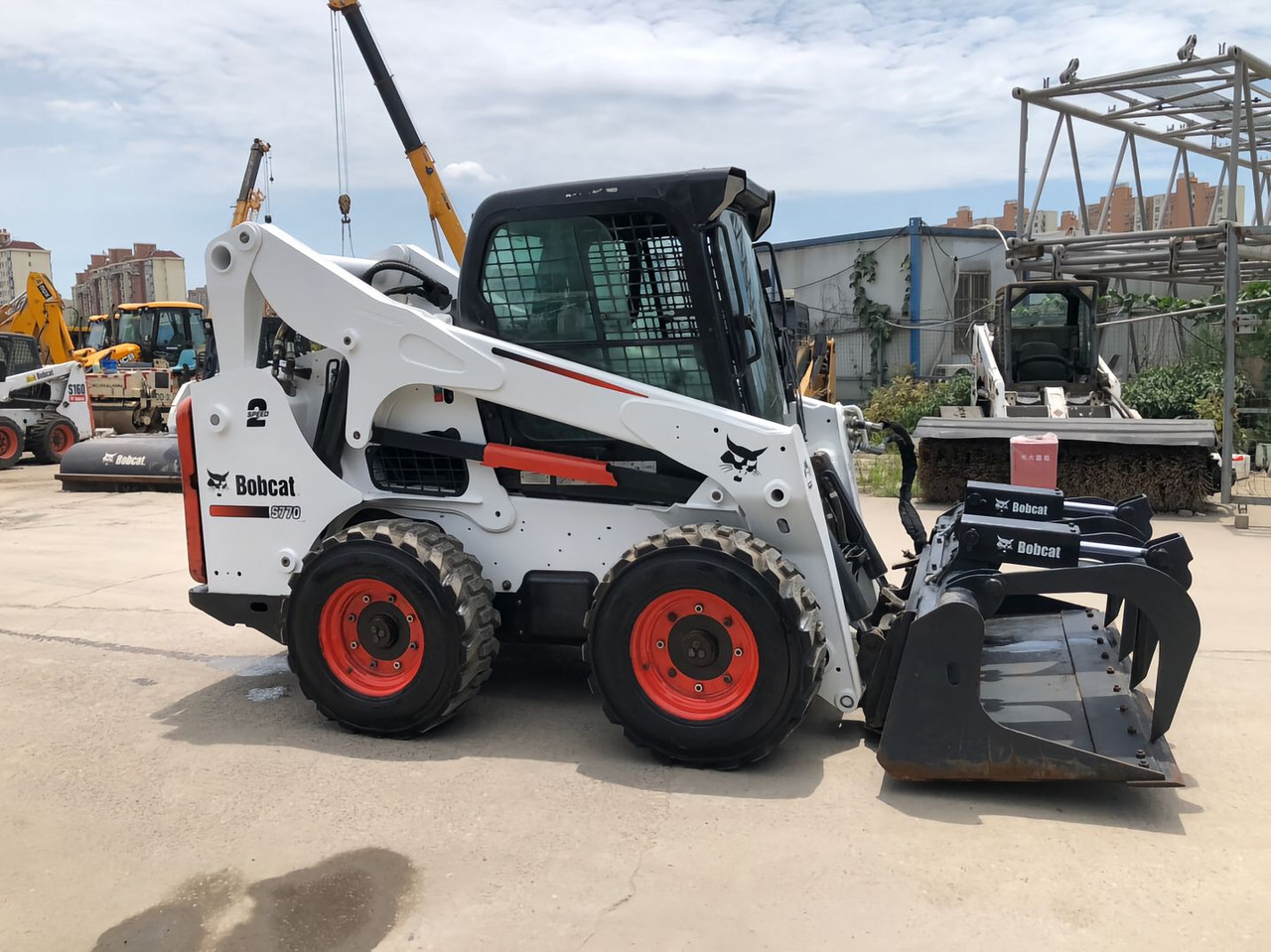 BOBCAT Skid Steer Loader S770 Click for Discount - Kompaktiekrāvējs: foto 4 BOBCAT Skid Steer Loader S770 Click for Discount - Kompaktiekrāvējs: foto 4