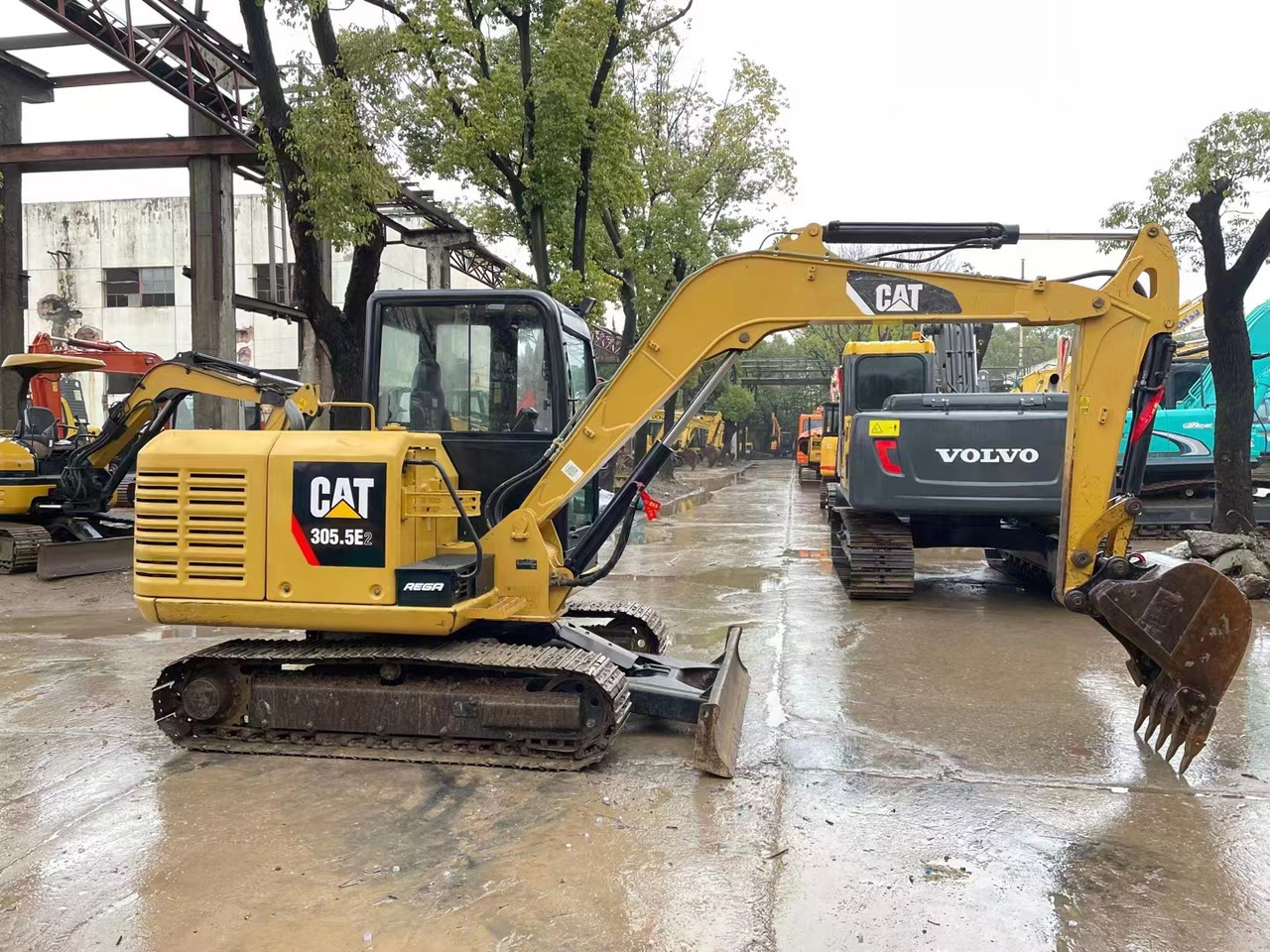 CAT 305.5E Mini excavator Click for Discount - Mini-ekskavators: foto 1 CAT 305.5E Mini excavator Click for Discount - Mini-ekskavators: foto 1