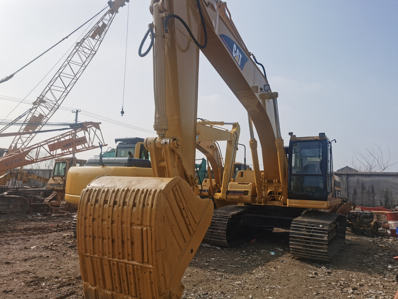 CATERPILLAR 325B - Kāpurķēžu ekskavators: foto 1 CATERPILLAR 325B - Kāpurķēžu ekskavators: foto 1