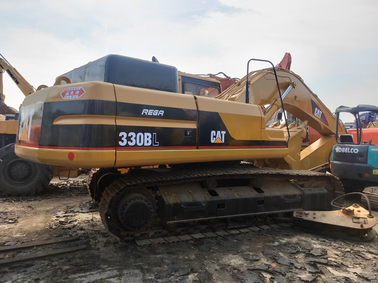 CATERPILLAR 330B - Kāpurķēžu ekskavators: foto 4 CATERPILLAR 330B - Kāpurķēžu ekskavators: foto 4