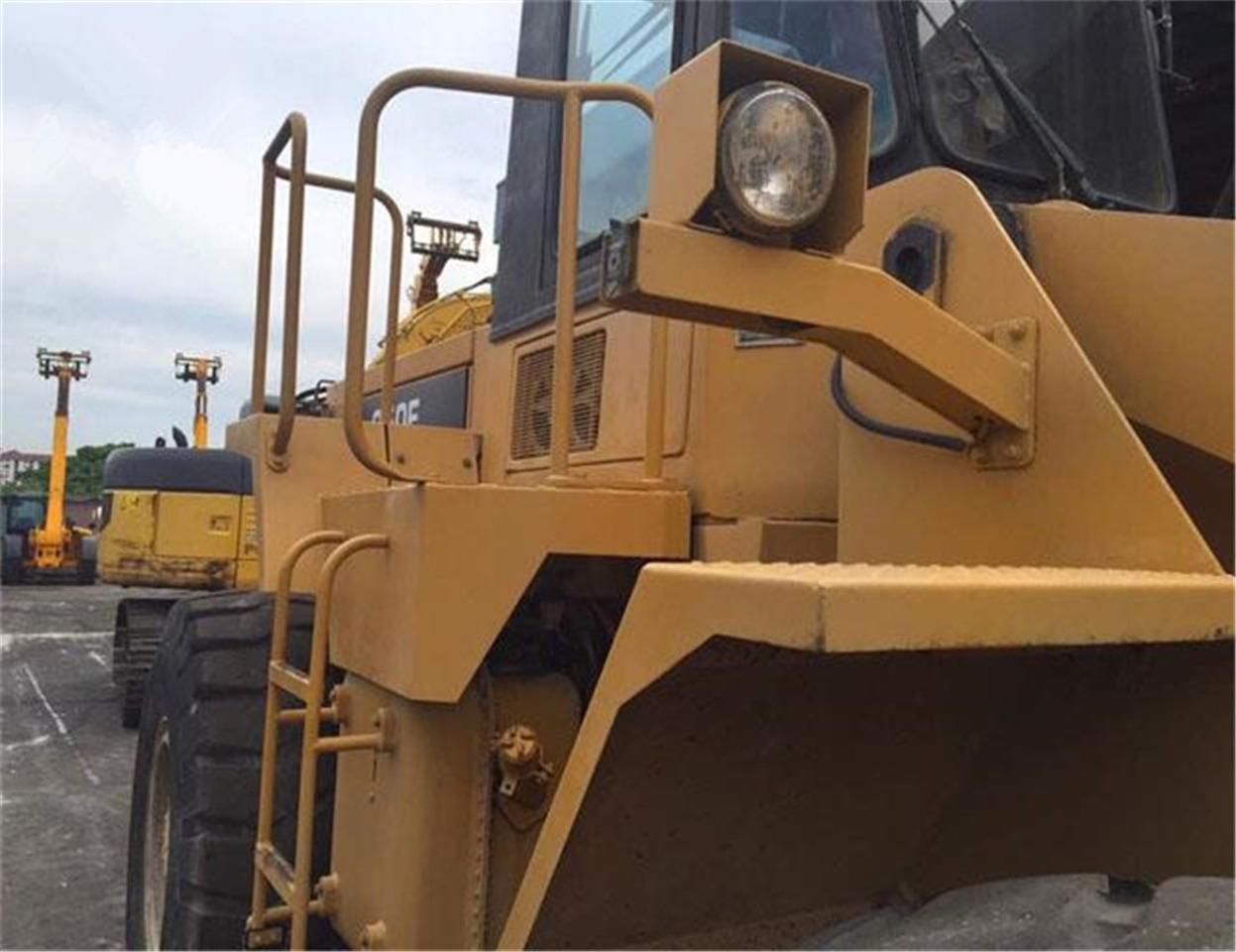 CATERPILLAR 950E - Kompaktiekrāvējs: foto 5 CATERPILLAR 950E - Kompaktiekrāvējs: foto 5