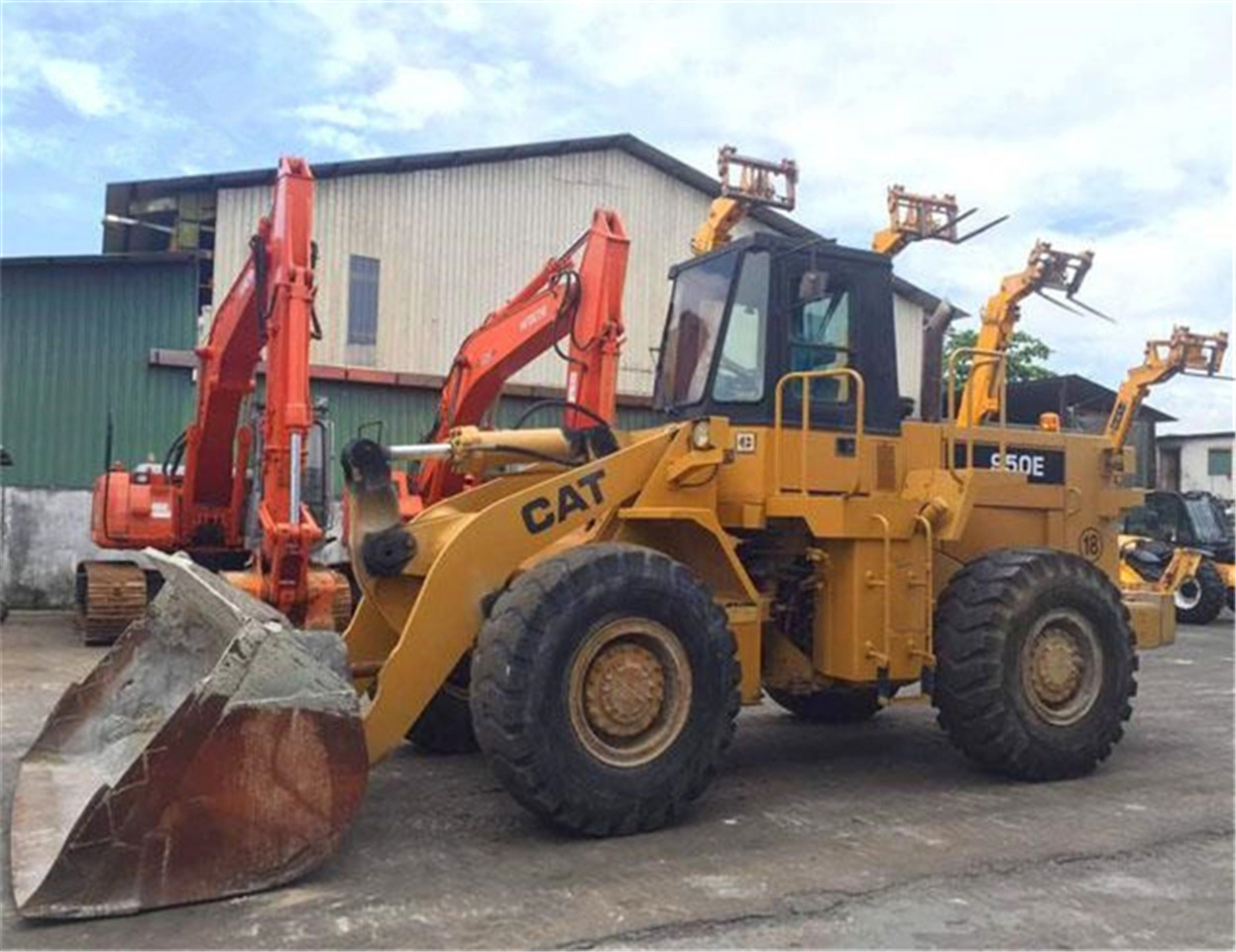 CATERPILLAR 950E - Kompaktiekrāvējs: foto 2 CATERPILLAR 950E - Kompaktiekrāvējs: foto 2
