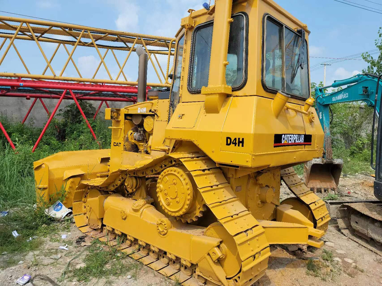 CATERPILLAR D4H - Buldozers: foto 3 CATERPILLAR D4H - Buldozers: foto 3