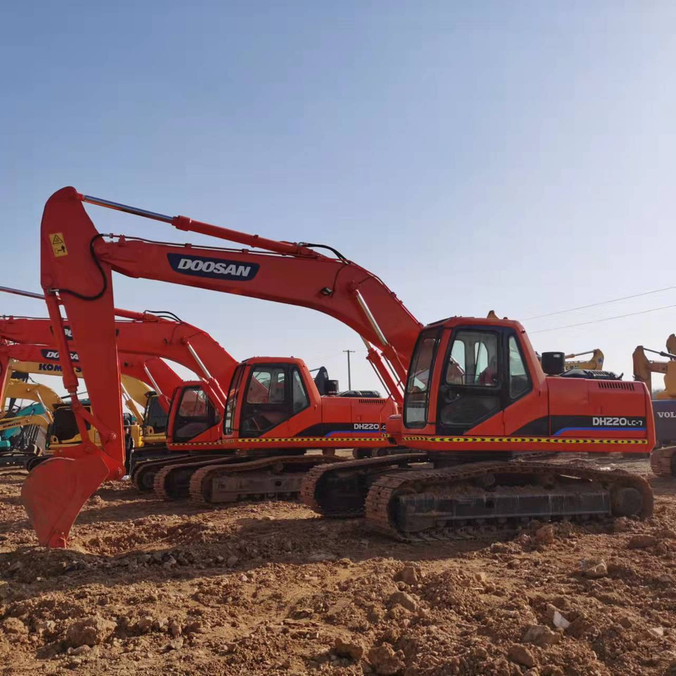 DOOSAN DH220LC-7 - Kāpurķēžu ekskavators: foto 1 DOOSAN DH220LC-7 - Kāpurķēžu ekskavators: foto 1