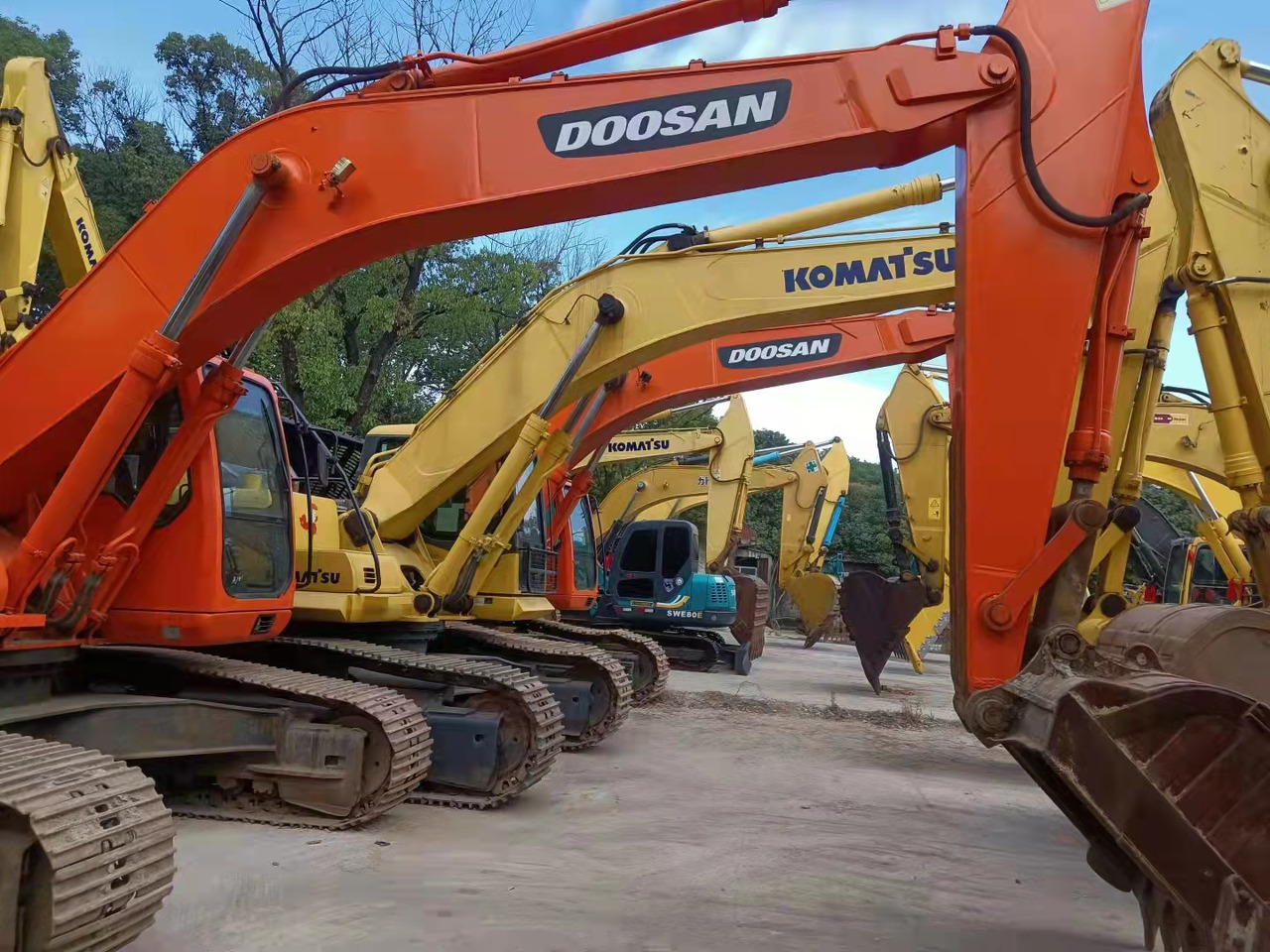DOOSAN DH300LC-7 - Kāpurķēžu ekskavators: foto 2 DOOSAN DH300LC-7 - Kāpurķēžu ekskavators: foto 2