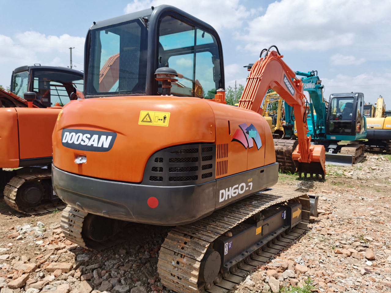 DOOSAN DH60-7 - Kāpurķēžu ekskavators: foto 2 DOOSAN DH60-7 - Kāpurķēžu ekskavators: foto 2