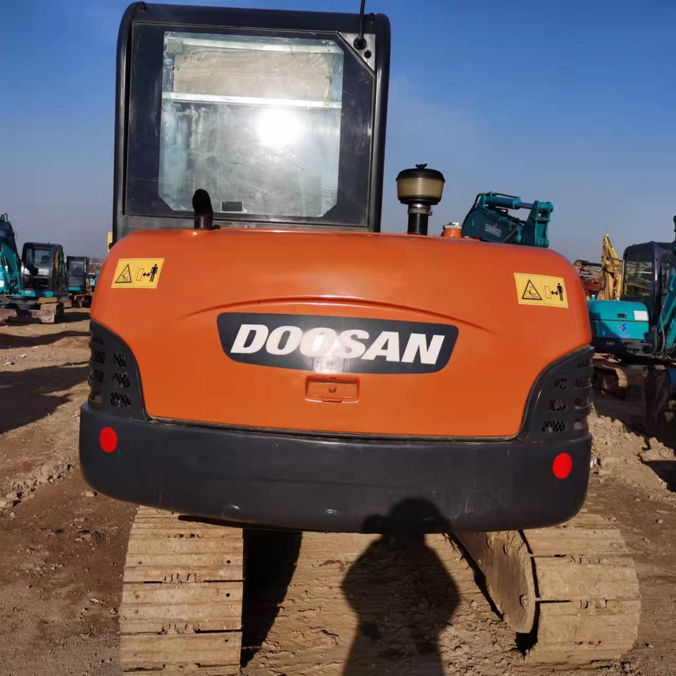 DOOSAN DH60-7 - Kāpurķēžu ekskavators: foto 4 DOOSAN DH60-7 - Kāpurķēžu ekskavators: foto 4
