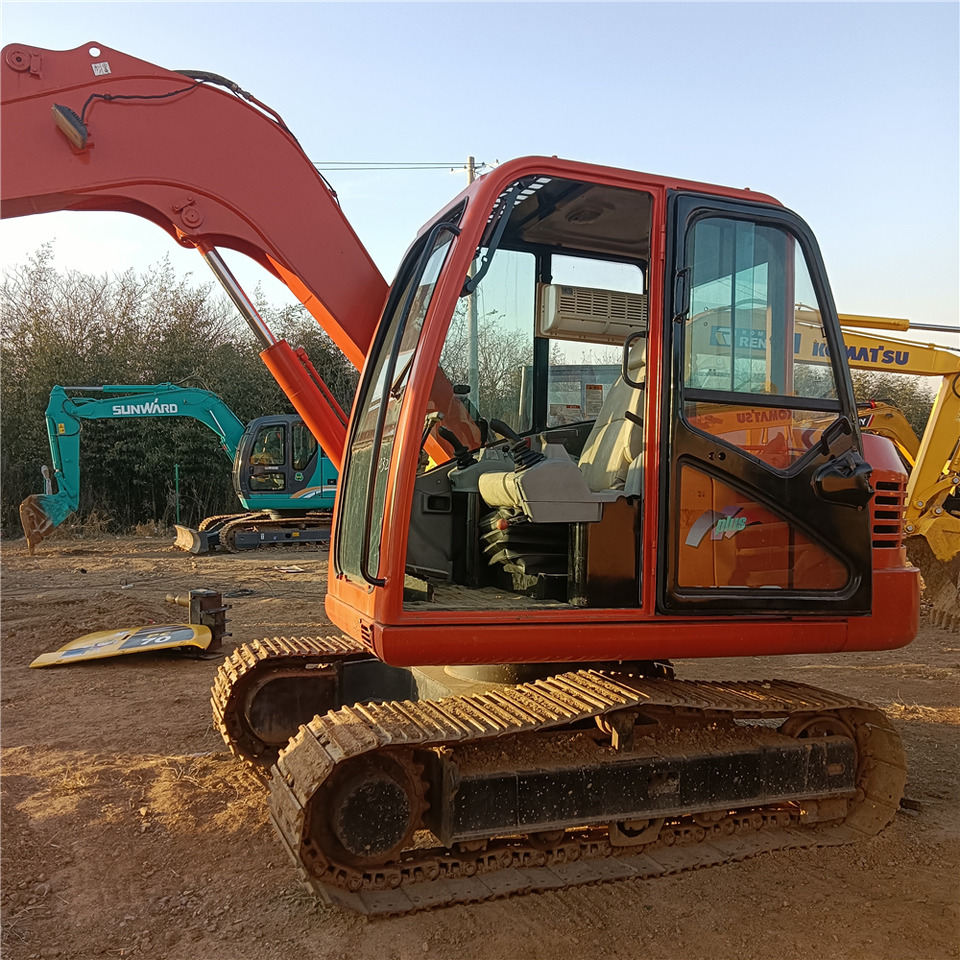 DOOSAN DH70-7 - Kāpurķēžu ekskavators: foto 2 DOOSAN DH70-7 - Kāpurķēžu ekskavators: foto 2