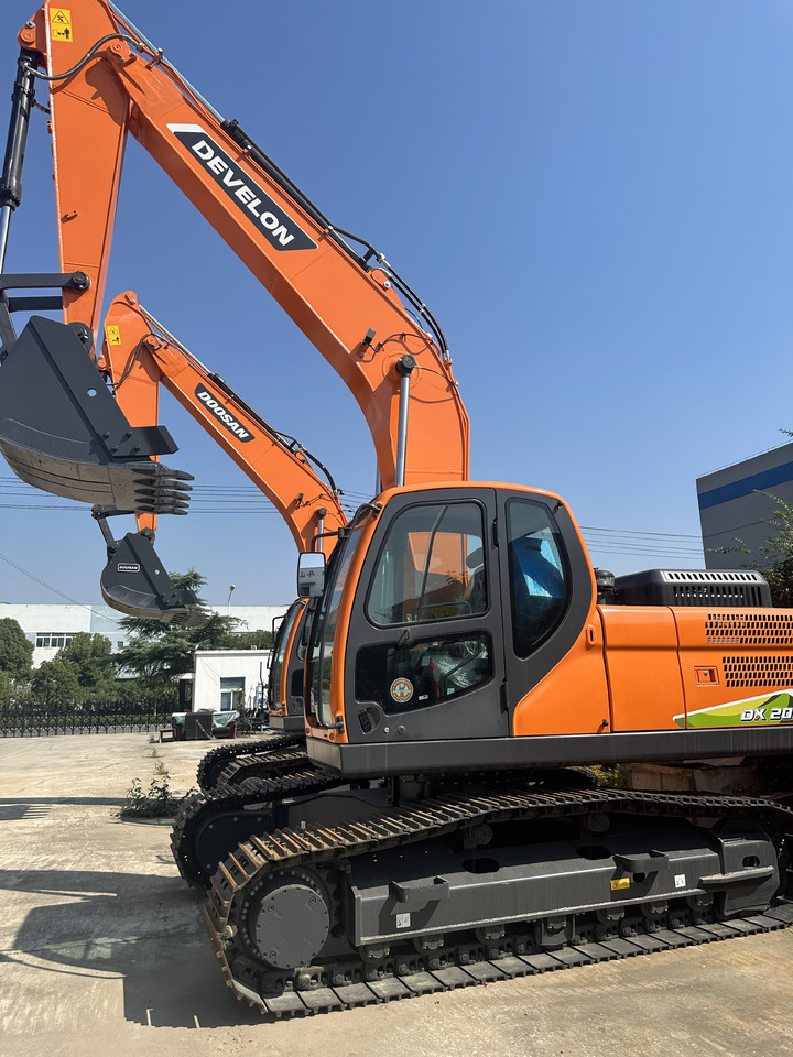 DOOSAN DX205  Crawler excavator Good condition - Kāpurķēžu ekskavators: foto 1 DOOSAN DX205  Crawler excavator Good condition - Kāpurķēžu ekskavators: foto 1