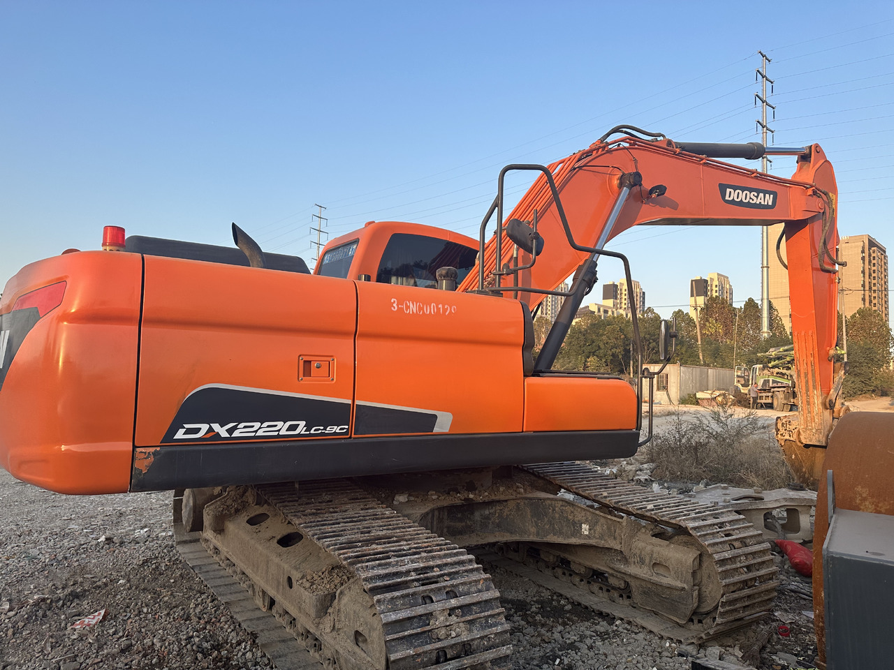 DOOSAN DX220  Crawler Excavator Good Condition - Kāpurķēžu ekskavators: foto 2 DOOSAN DX220  Crawler Excavator Good Condition - Kāpurķēžu ekskavators: foto 2