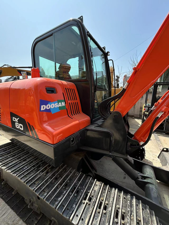 DOOSAN DX60 Mini excavator 6ton - Mini-ekskavators: foto 4 DOOSAN DX60 Mini excavator 6ton - Mini-ekskavators: foto 4